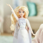 عروسک السا دیزنی فرازن مدل Elsa Avventure E9717 - Image 4