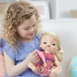 عروسک دخترانه بیبی الایو مدل Baby Alive Est Malade، قابلیت گریه کردن و حرف زدن و واکنش به ابزار پزشکی داخل بسته - Image 3