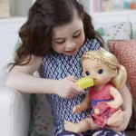 عروسک دخترانه بیبی الایو مدل Baby Alive Est Malade، قابلیت گریه کردن و حرف زدن و واکنش به ابزار پزشکی داخل بسته - Image 5